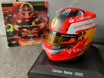  Carlos Sainz 1:5 helm 2022 Season Ferrari F1-75 Spark beschikbaar voor biedingen