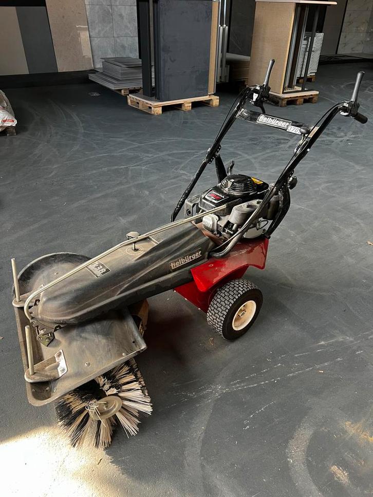 Tielbürger veegmachine met honda motor slechts 5u gebruikt, Tuin en Terras, Veegmachines, Zo goed als nieuw, Ophalen