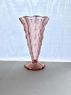 Roze vaas in persglas Val saint Lambert look a like, Antiquités & Art, Antiquités | Verre & Cristal, Enlèvement ou Envoi