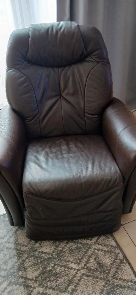 Heerlijke Relax fauteuil MOET DRINGEND WEG, Huis en Inrichting, Fauteuils, Leer, Ophalen