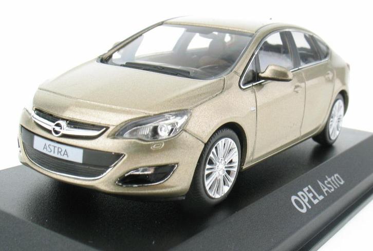 Opel Astra 2012 Goud Minichamps NIEUW 1/43, Hobby en Vrije tijd, Modelauto's | 1:43, Nieuw, Auto, MiniChamps, Ophalen of Verzenden