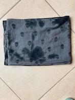 Sjaal met doodshoofd (50x150), C&A, Ophalen, Gedragen, Sjaal