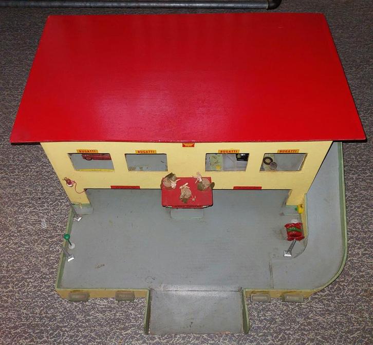 Educatief houten speelgoed - Garage met activiteiten - Uniek, Kinderen en Baby's, Speelgoed | Buiten | Speelhuisjes, Ophalen