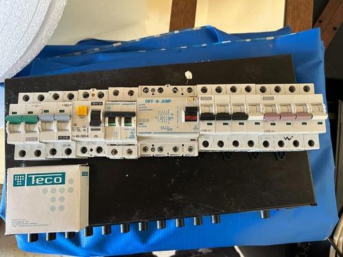 set zekeringen, Doe-het-zelf en Bouw, Elektriciteit en Kabels, Zo goed als nieuw, Overige typen, Ophalen