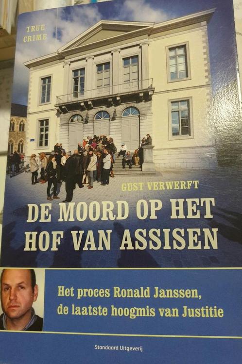 Gust Verwerft - De moord op het hof van Assisen, Livres, Politique & Société, Comme neuf, Enlèvement ou Envoi