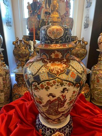 AWESOME VINTAGE IMARI COLLECTION WITH DIFFERENT GREAT ITEMS 