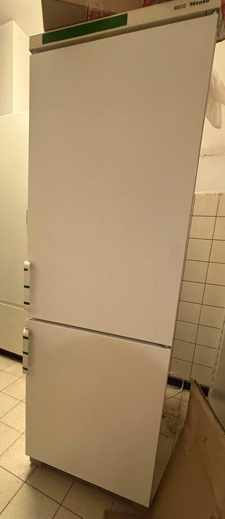 Koelkast/koelkast/vriezer gecombineerd — goede staat, Elektronische apparatuur, Koelkasten en IJskasten, Gebruikt, Met aparte vriezer