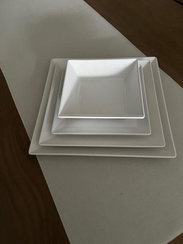 Servies beschikbaar voor biedingen