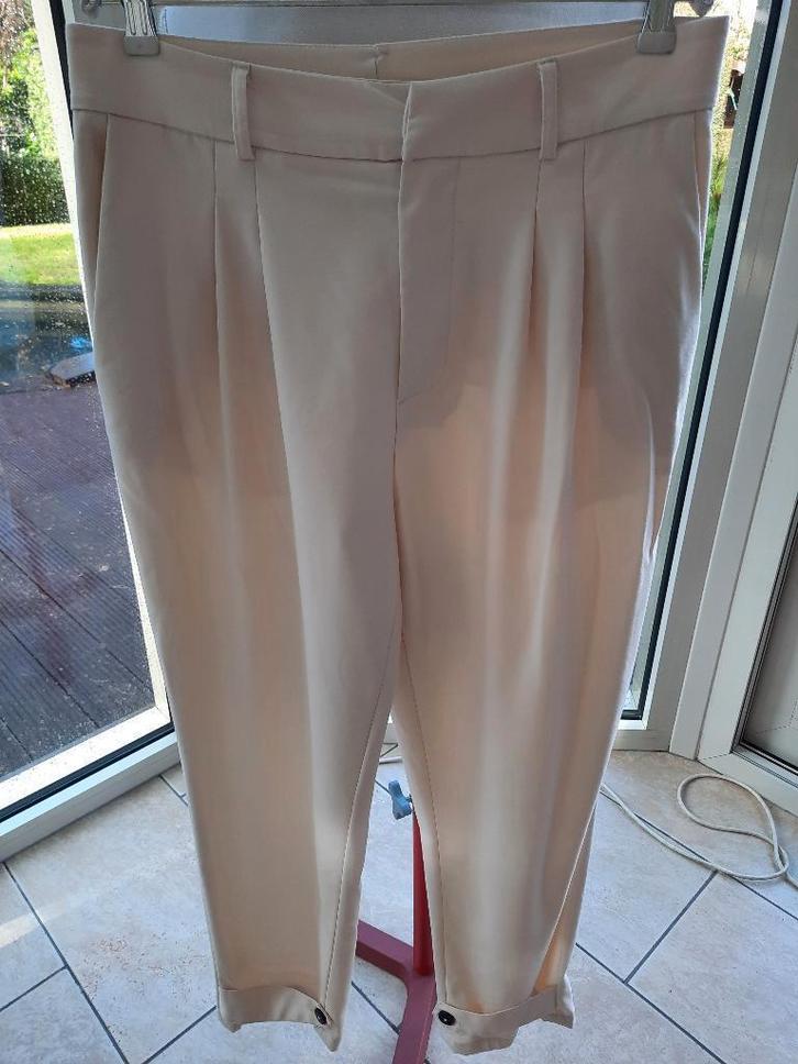 Toffe broek ICONIC27 - 40, Kleding | Dames, Broeken en Pantalons, Zo goed als nieuw, Maat 38/40 (M), Beige, Lang, Ophalen of Verzenden