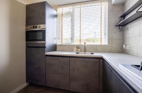 DESIGN GRIJS HOEKKEUKEN MET APPARATUUR, Huis en Inrichting, Keuken | Complete keukens, Zo goed als nieuw, Hoekkeuken, Grijs, Kunststof