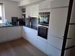 MODERNE U VORM KEUKEN + APPARATUUR