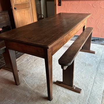 Landelijke kloostertafel met banken + dressoir beschikbaar voor biedingen