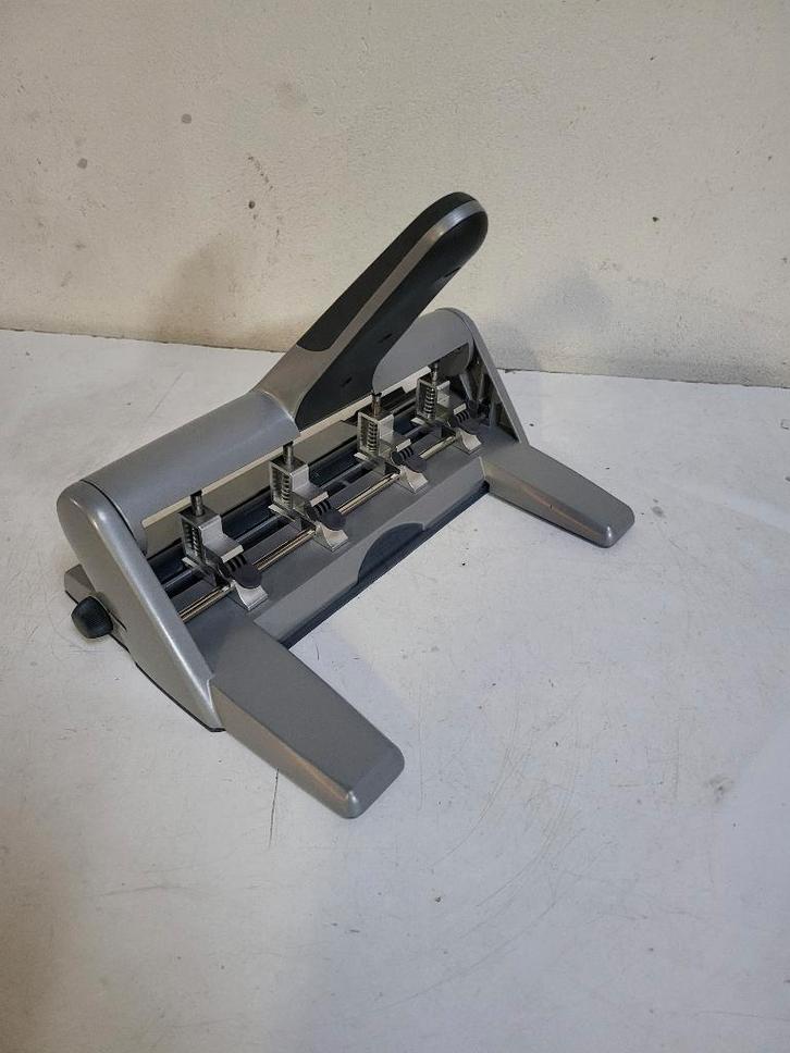 Leitz 5114 AKTO Heavy Duty variabele multi perforator, Diversen, Bureau-accessoires, Zo goed als nieuw, Ophalen of Verzenden