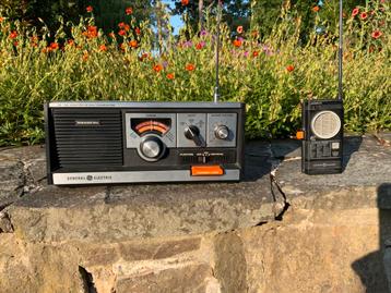Vintage walkie talkie General electrics MODEL NO. 3-5940A beschikbaar voor biedingen