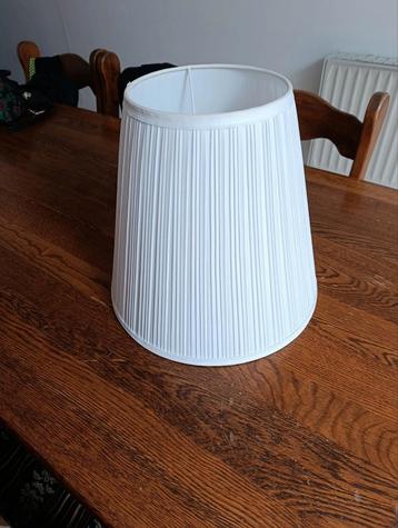 2 lampenkappen  beschikbaar voor biedingen