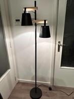 Nouveau lampadaire noir/bois H165, Maison & Meubles, Lampes | Lampadaires, Neuf, Autres matériaux, Industrial, 150 à 200 cm