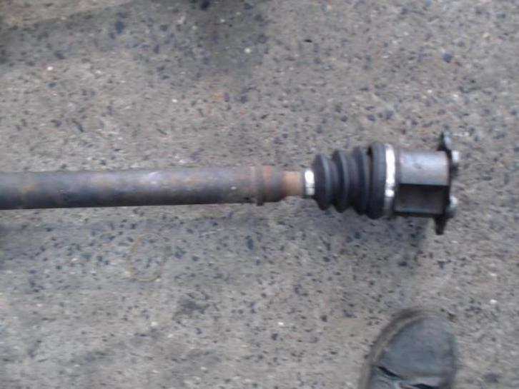 Cardan gauche Volkswagen Golf 5 2.0TDi 125kw LP/14804, Auto-onderdelen, Remmen en Aandrijving, Volkswagen, Gebruikt, Ophalen