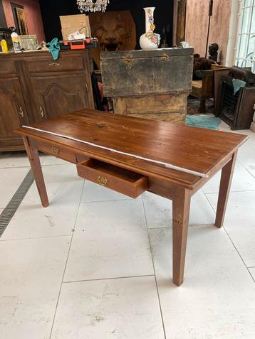 Boeren tafel beschikbaar voor biedingen