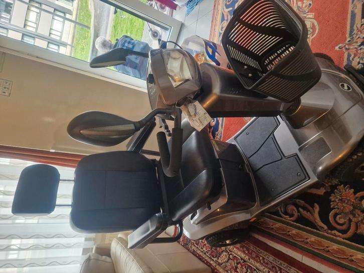 Prachtige scootmobiel zelden Niet gebruikt, Contacten en Berichten, Sport en Hobby oproepen