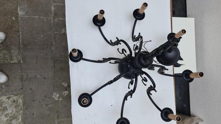 Mat Zwarte Luchter 8 armig, Huis en Inrichting, Lampen | Kroonluchters, Gebruikt, Metaal, Ophalen