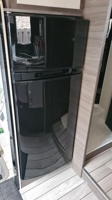 Thetford N4150A gebolde Deur absorptie koelkast beschikbaar voor biedingen