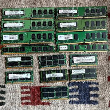 15 barrettes de RAM DDR2