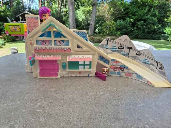 Pinypon huis in de sneeuw, Kinderen en Baby's, Speelgoed | Poppenhuizen, Zo goed als nieuw, Accessoires, Ophalen