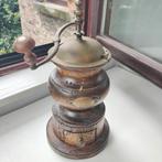 Gedraaide peperpot met walnoot, Italië 1900-1920, Ophalen of Verzenden