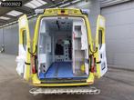Mercedes Sprinter 319 CDI 3.0L V6 Ambulance 190PK L2H2 LED A, Auto's, Bestelwagens en Lichte vracht, Automaat, Gebruikt, Euro 6