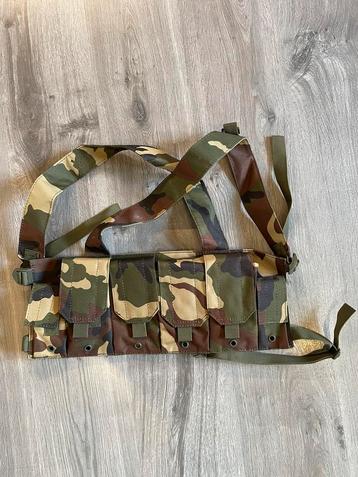 Airsoft Vest Mag Extension - Woodland camo