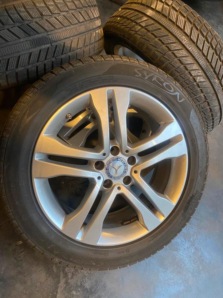 PNEUS D'HIVER sur jante MERCEDES d'origine, Autos : Pièces & Accessoires, Pneus & Jantes, Pneus et Jantes, Pneus hiver, 18 pouces