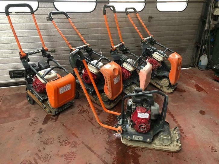 Trilplaat 84kg - 130kg - stamper 65kg TE HUUR, Tuin en Terras, Hand-tuingereedschap, Ophalen