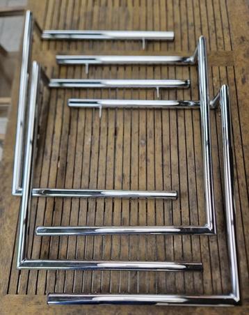 T.e.a.b. Weg is weg: Frames voor 2 stoelen beschikbaar voor biedingen