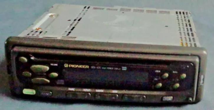 Pioneer DEH-425 autoradio FM LW MW CD stereo, Auto diversen, Autoradio's, Zo goed als nieuw, Verzenden