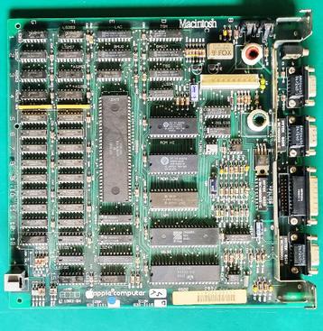 Macintosh 512k moederbord beschikbaar voor biedingen