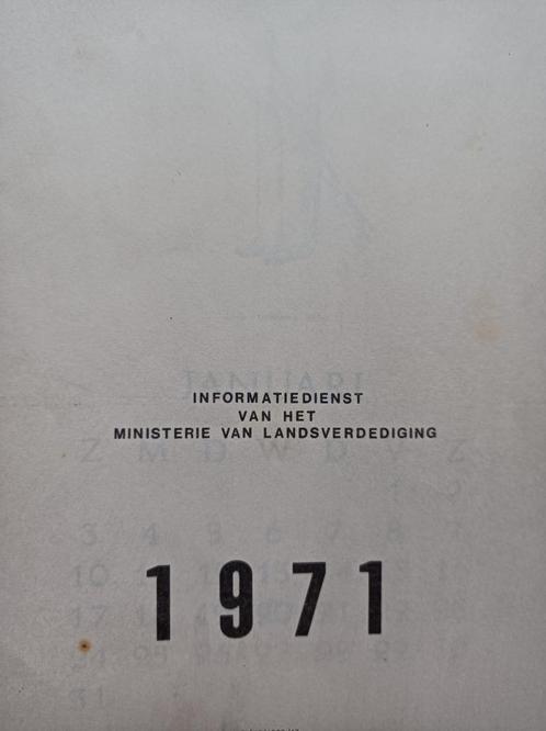 Kalender 1971 met oude Belgische militaire uniformen, Verzamelen, Foto's en Prenten, Ophalen