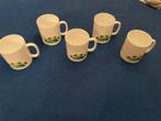 vintage mokken, bekers in arcopal ( 5 stuks), Huis en Inrichting, Ophalen of Verzenden, Zo goed als nieuw