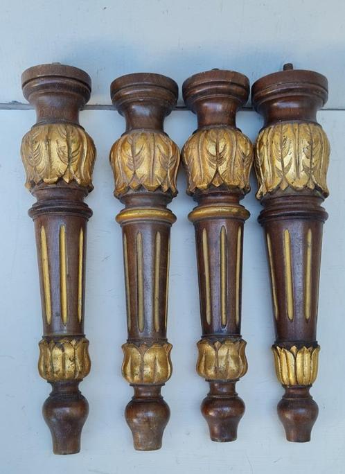4 vieux pieds balustres de pouf en acajou provenant du Royau, Antiquités & Art, Antiquités | Accessoires de maison, Enlèvement ou Envoi