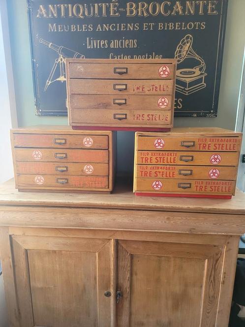 Oude kleine fourniturenmeubels (90€/p of 255€ voor 3), Antiek en Kunst, Antiek | Overige Antiek, Ophalen