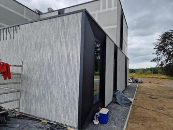 Overschot steenstrippen 1 kleur +-13m²  beschikbaar voor biedingen