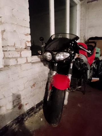 Triumph Sprint St (caféracer) beschikbaar voor biedingen