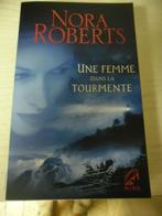 1 Livre Nora Roberts : Une femme dans la tourmente, Nieuw, Ophalen