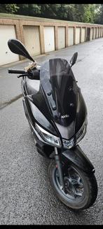 Aprilia moet weg klasse B  meer info 0483992987 moet weg., Fietsen en Brommers, Ophalen, Benzine, Klasse B (45 km/u), Zo goed als nieuw