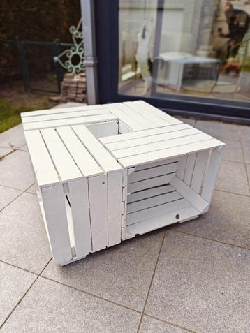 Salontafel of Tuintafeltje in Fruitkisten beschikbaar voor biedingen