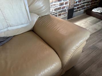 Lederen salon beschikbaar voor biedingen