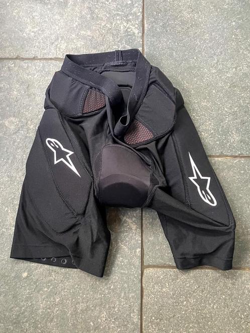 Alpinestars Vector Tech Beschermshort – Maat M, Fietsen en Brommers, Fietsaccessoires | Fietskleding, Zo goed als nieuw, Heren