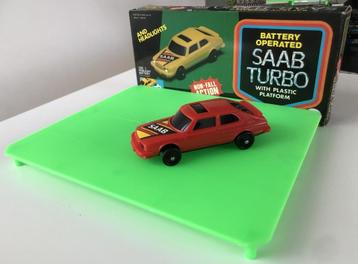 Lucky Saab 900 Red - Nieuw in doos beschikbaar voor biedingen