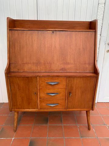 Vintage Scandinavische secretaresse beschikbaar voor biedingen