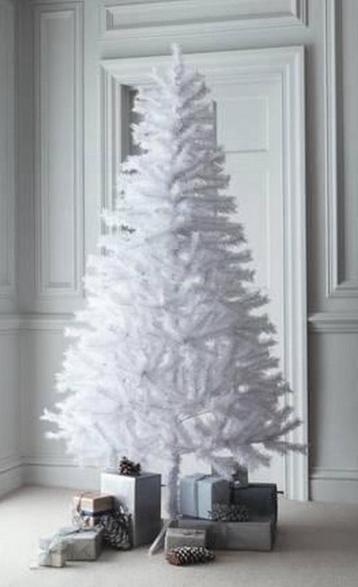 Grote kerstboom wit beschikbaar voor biedingen