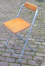 Leuke Inklapbare Barstoel in metaal en hout - 63cm hoog, Ophalen of Verzenden, Zo goed als nieuw, Metaal